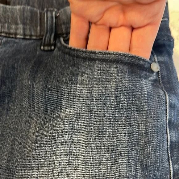 Judy Blue Jean Shorts Pull On Frayed Hem XL - Picture 5 of 5